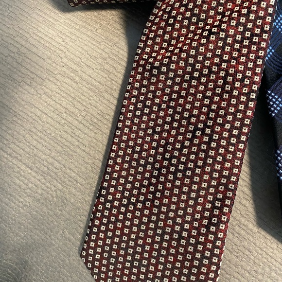 Beautiful bundle of Varvatos narrow new ties never worn. Stunning workmanship. - Picture 3 of 12